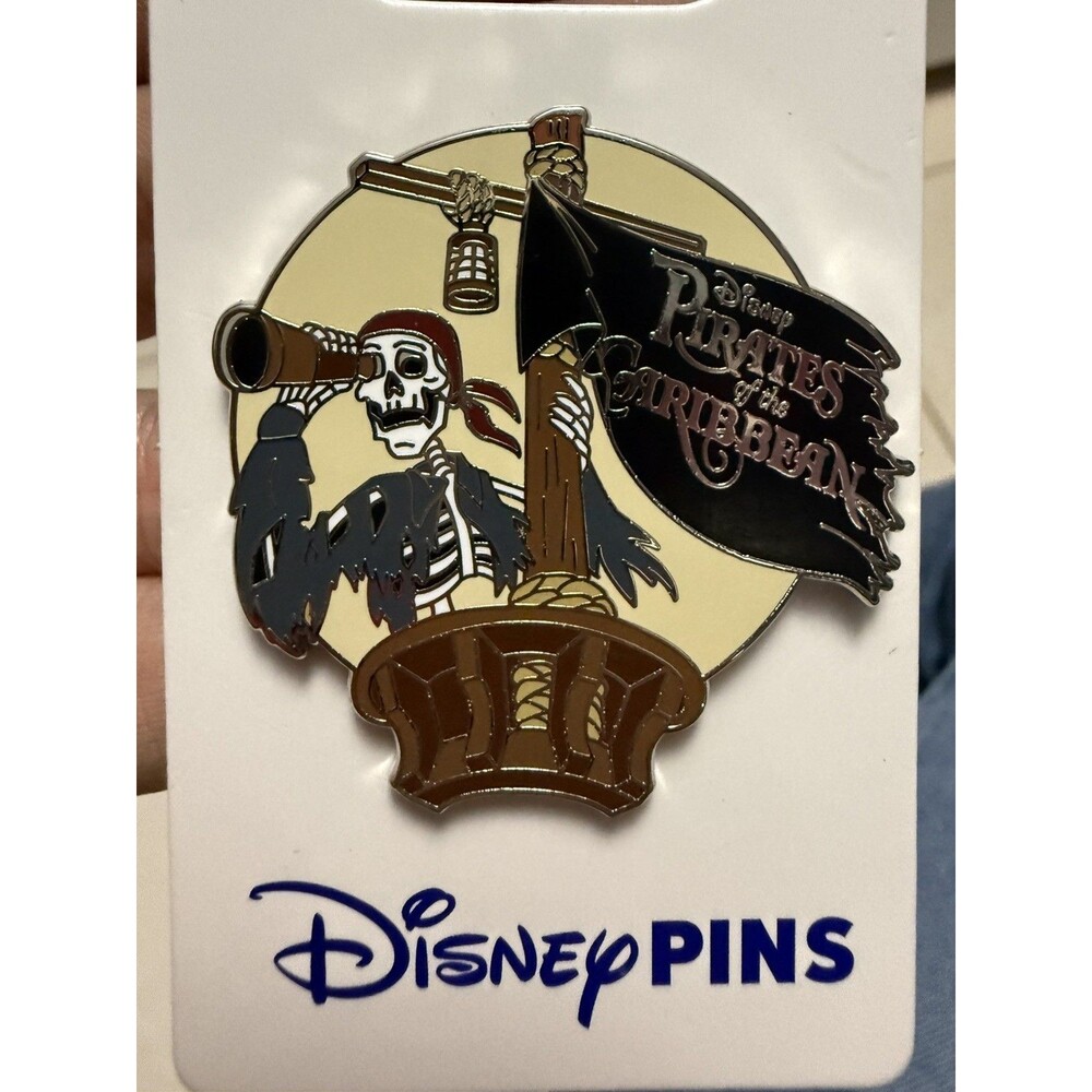 Disney Skeleton in Crow's Nest - Spyglass - Pirates of the Caribbean 2022 Pin